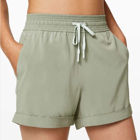Lululemon Spring Break Away Shorts 4 Sea Moss Green Drawstring Pockets 3" Women - Picture 3 of 7